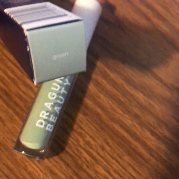 Dragun Beauty dragunfire color corrector in green - Picture 3 of 3